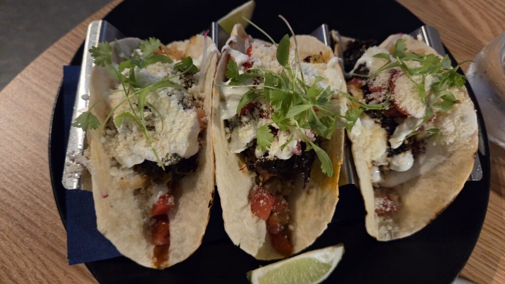 Navillus Bar & Grill